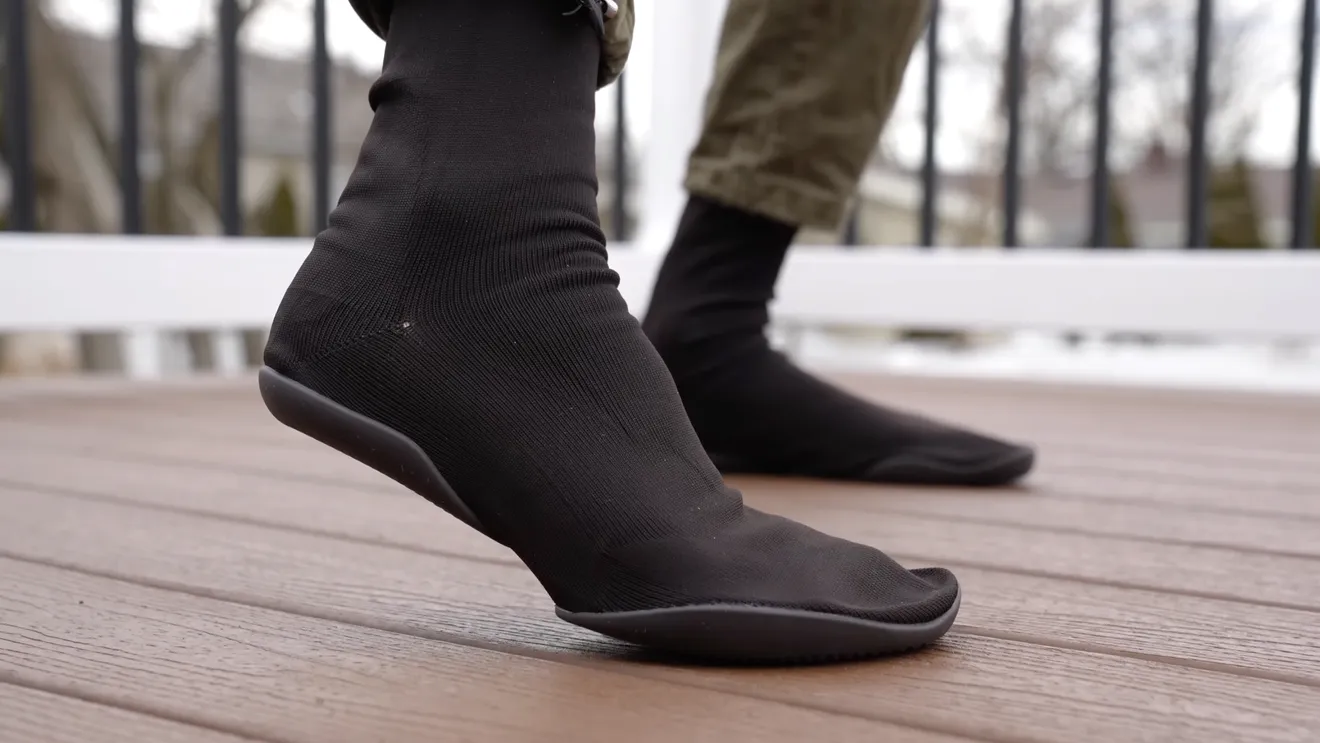 Обувь в виде носков: откуда взялся странный тренд